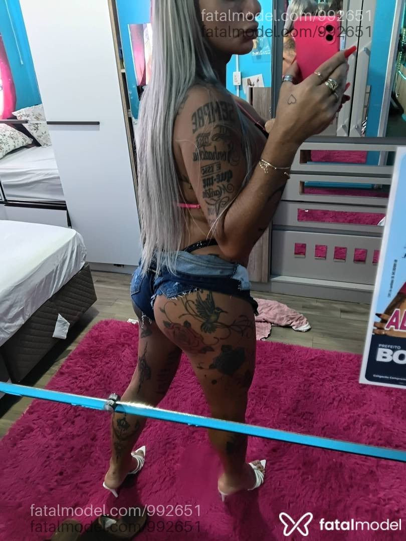 Acompanhante mulher trans loira (o) de olhos verdes - Loirao sb