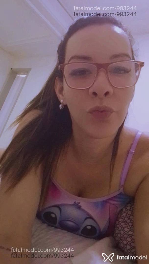 Acompanhante mulher loira (o) de olhos azuis - Milena Moura