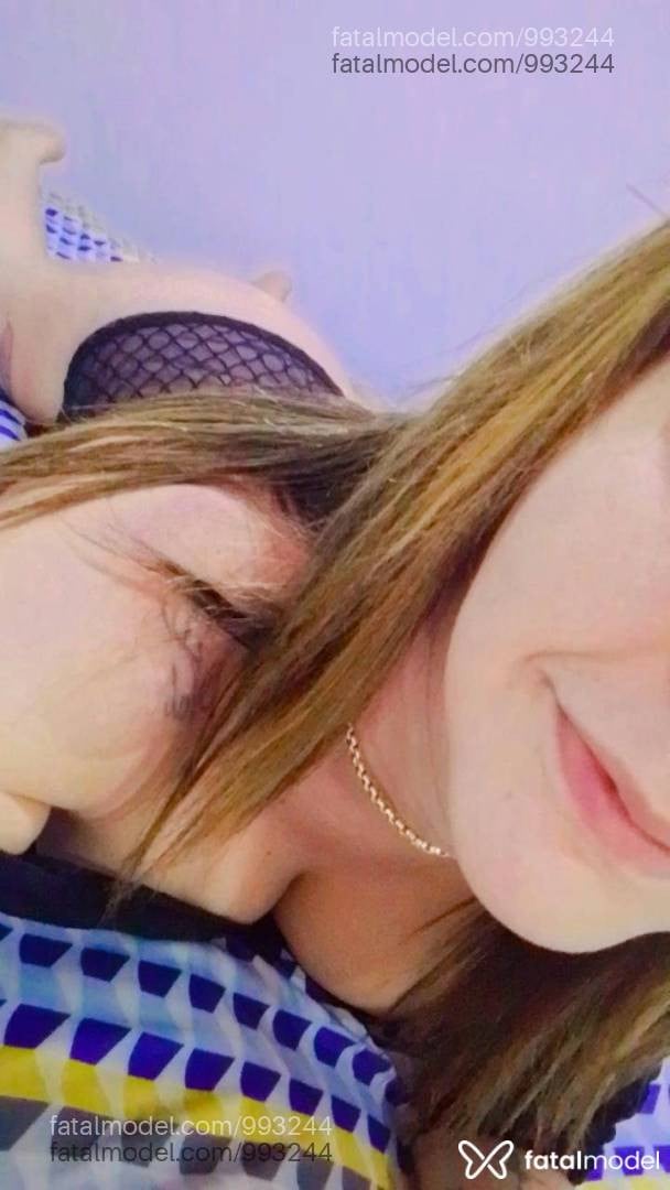 Acompanhante mulher loira (o) de olhos azuis - Milena Moura