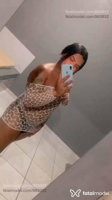Acompanhante travesti com cabelo castanho de olhos castanhos em Belo Horizonte - Izadora