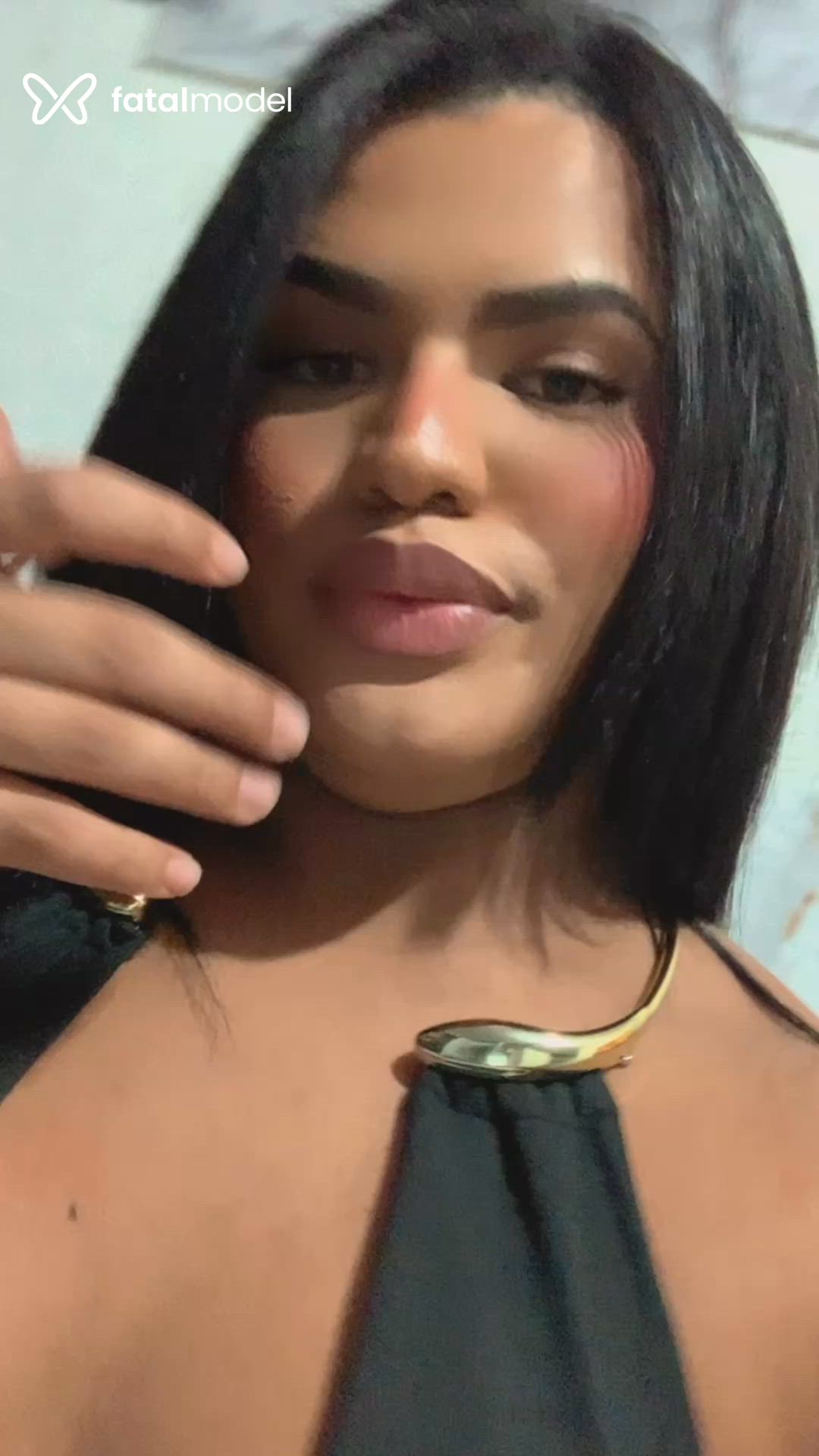 Acompanhante travesti com cabelo castanho de olhos castanhos - Izadora Acompanhante travesti com cabelo castanho de olhos castanhos - Izadora