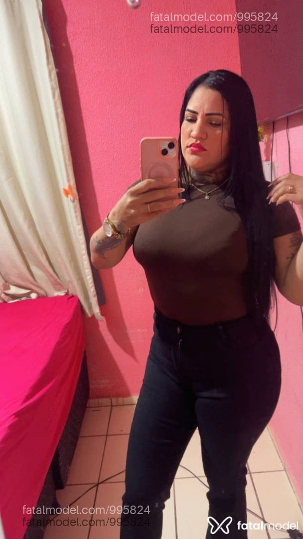 Acompanhante mulher morena (o) de olhos castanhos - Fabby