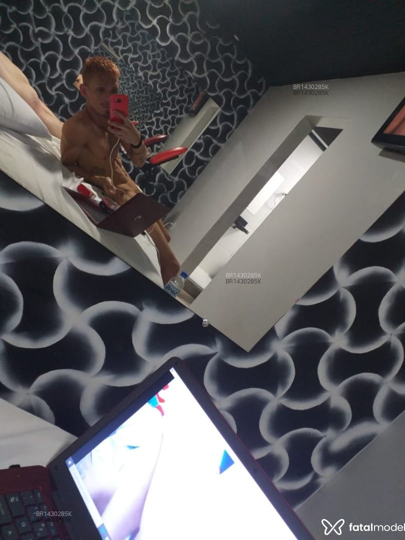 Acompanhante homem com cabelo colorido de olhos castanhos em Porto Velho - Alemãozinho