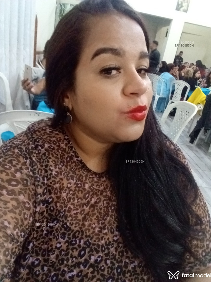 Acompanhante mulher com cabelo castanho de olhos castanhos - Apaixonada Acompanhante mulher com cabelo castanho de olhos castanhos - Apaixonada