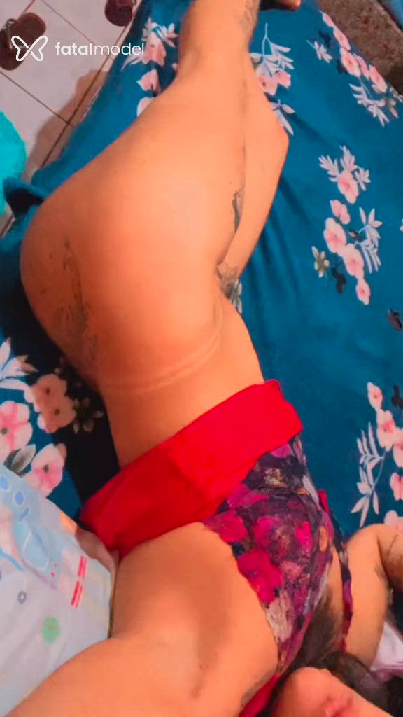 Acompanhante mulher com cabelo castanho de olhos mel - Larissa