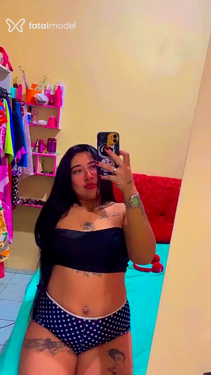 Acompanhante mulher com cabelo castanho de olhos mel - Larissa