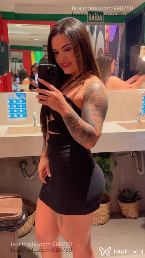 Acompanhante mulher com cabelo castanho de olhos mel - Yasmin Castilho